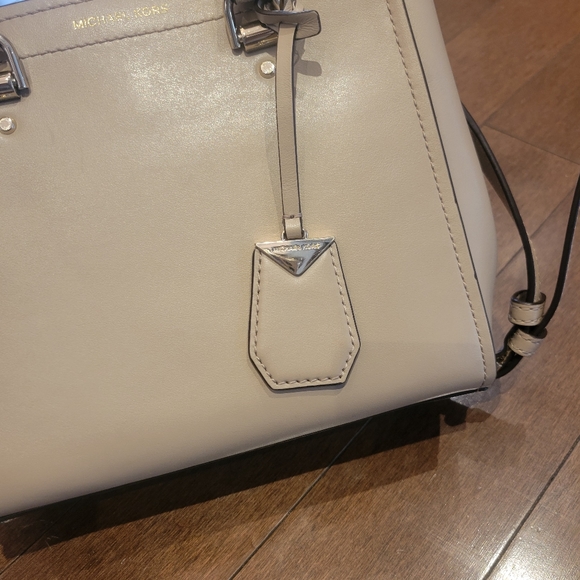 Michael Kors bag - Picture 8 of 8